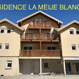  Apartment La Meije Blanche